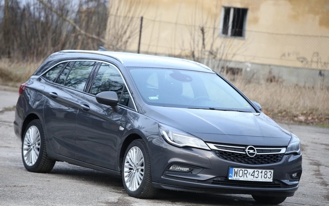 Opel Astra cena 30000 przebieg: 224330, rok produkcji 2016 z Pszów małe 704